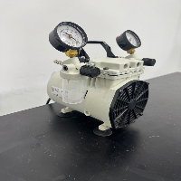 Welch Vacuum Pump image 0